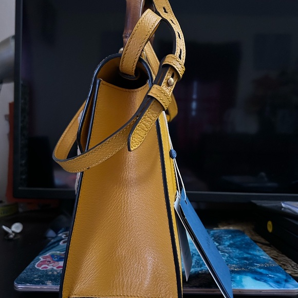 GUCCI 🦋 Butterfly Limited Edition🐝 - Picture 15 of 16